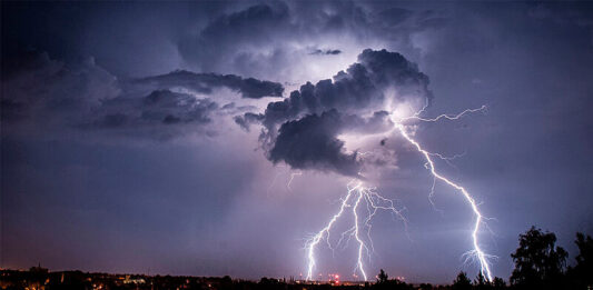 ¿Cuánta energía descarga un rayo?
