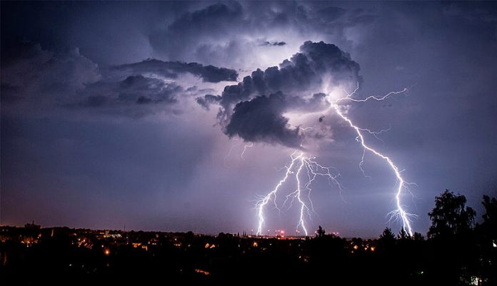 ¿Cuánta energía descarga un rayo? ¿Cuánta energía descarga un rayo?
