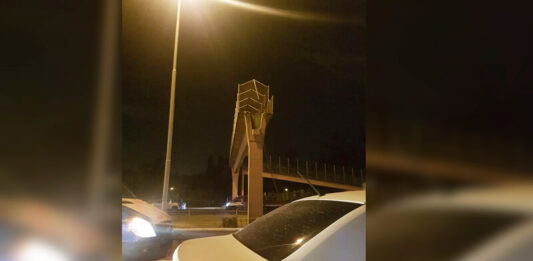 Ahora: Camión arrancó un puente