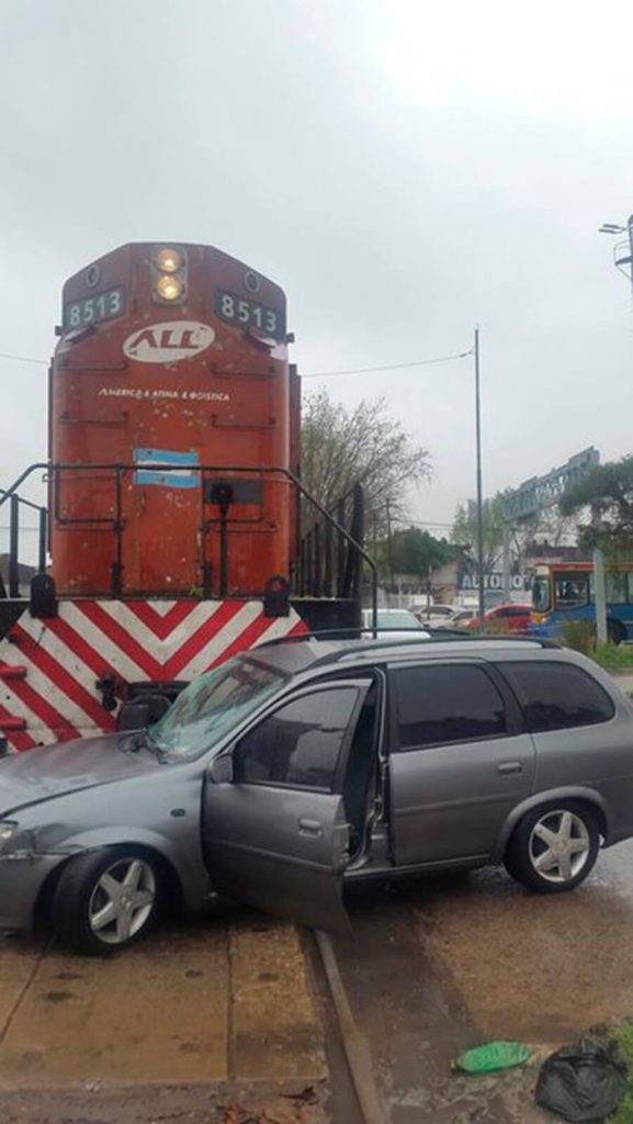 Tren Sarmiento: Dos accidentes