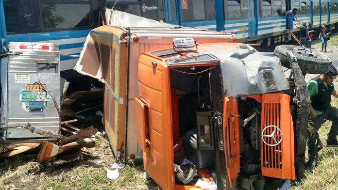 Tren Sarmiento restableció el servicio Tren Sarmiento restableció el servicio