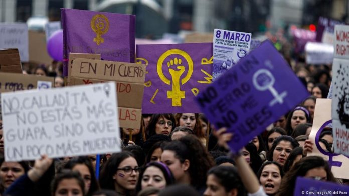 Feministas-españolas-durante-una-manifestación-en-Madrid.-Ep Actividades culturales gratis en Morón por el Día de la Mujer