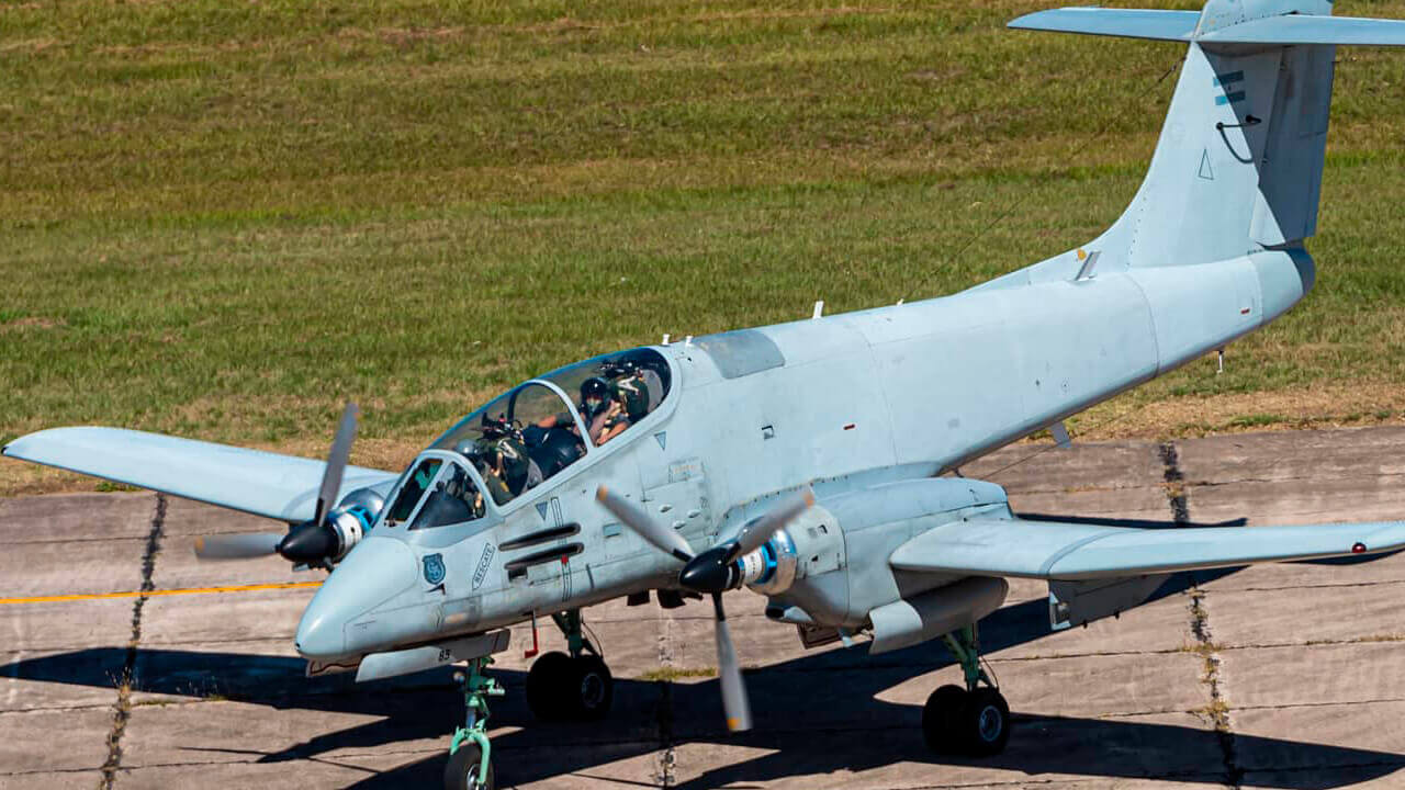 Los Pucará FMA IA-58 preparados para combatir contrainsurgencia parados en las bases de la aeronática