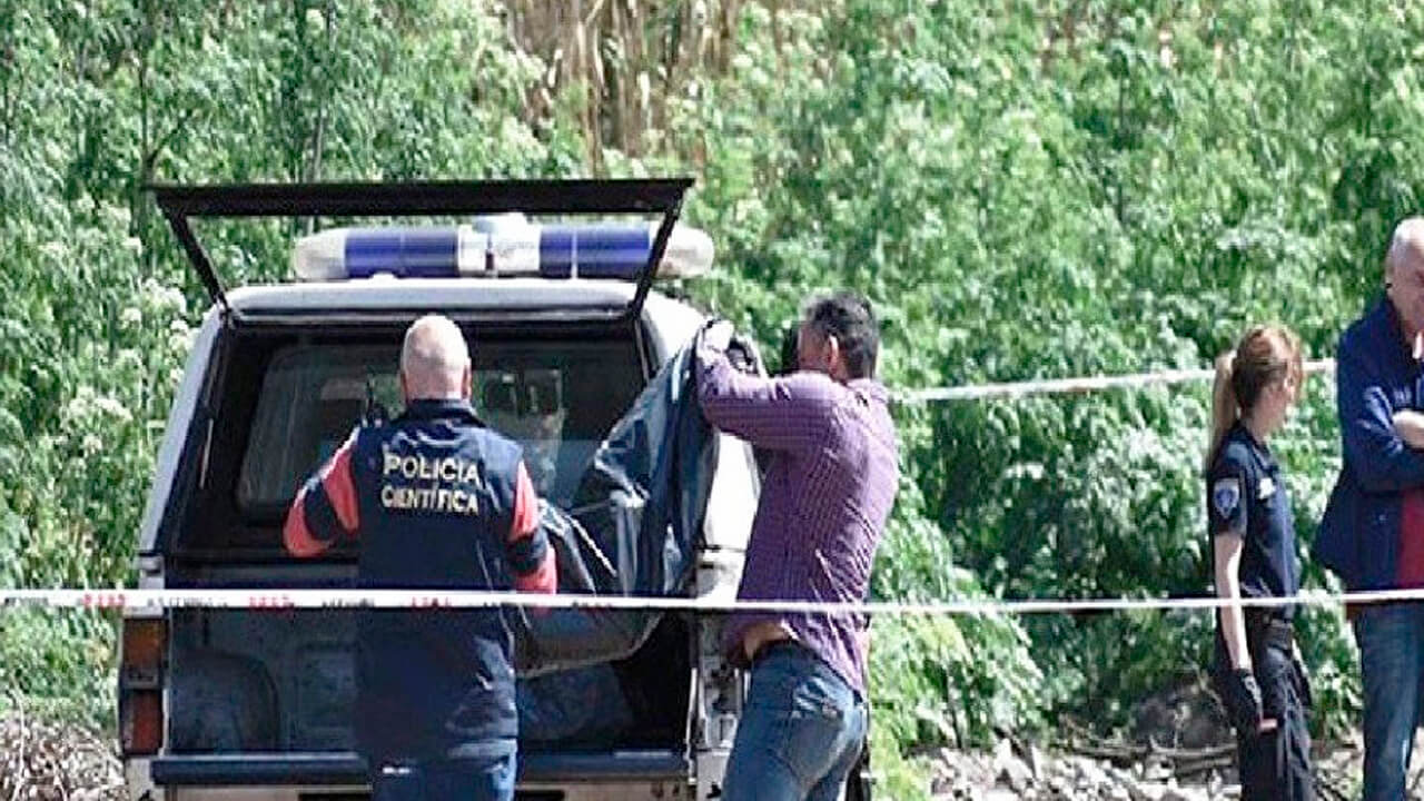 Encontraron estrangulada e incendiada a una joven Encontraron estrangulada e incendiada a una joven