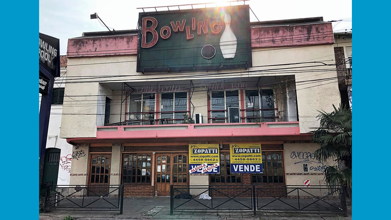 Cierra en Castelar Bowling Palos: ya tiene cartel de inmobiliaria