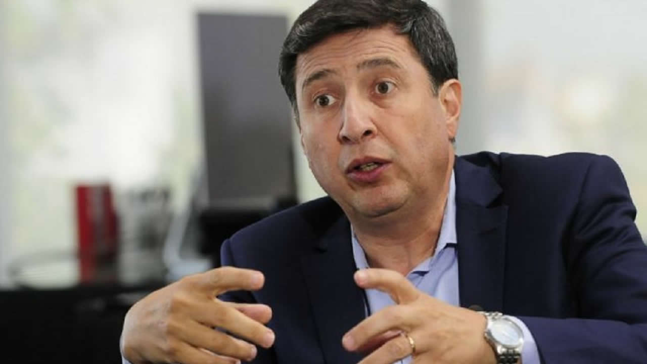 Nació en Castelar y es Ministro de la Nación Nació en Castelar y es Ministro de la Nación