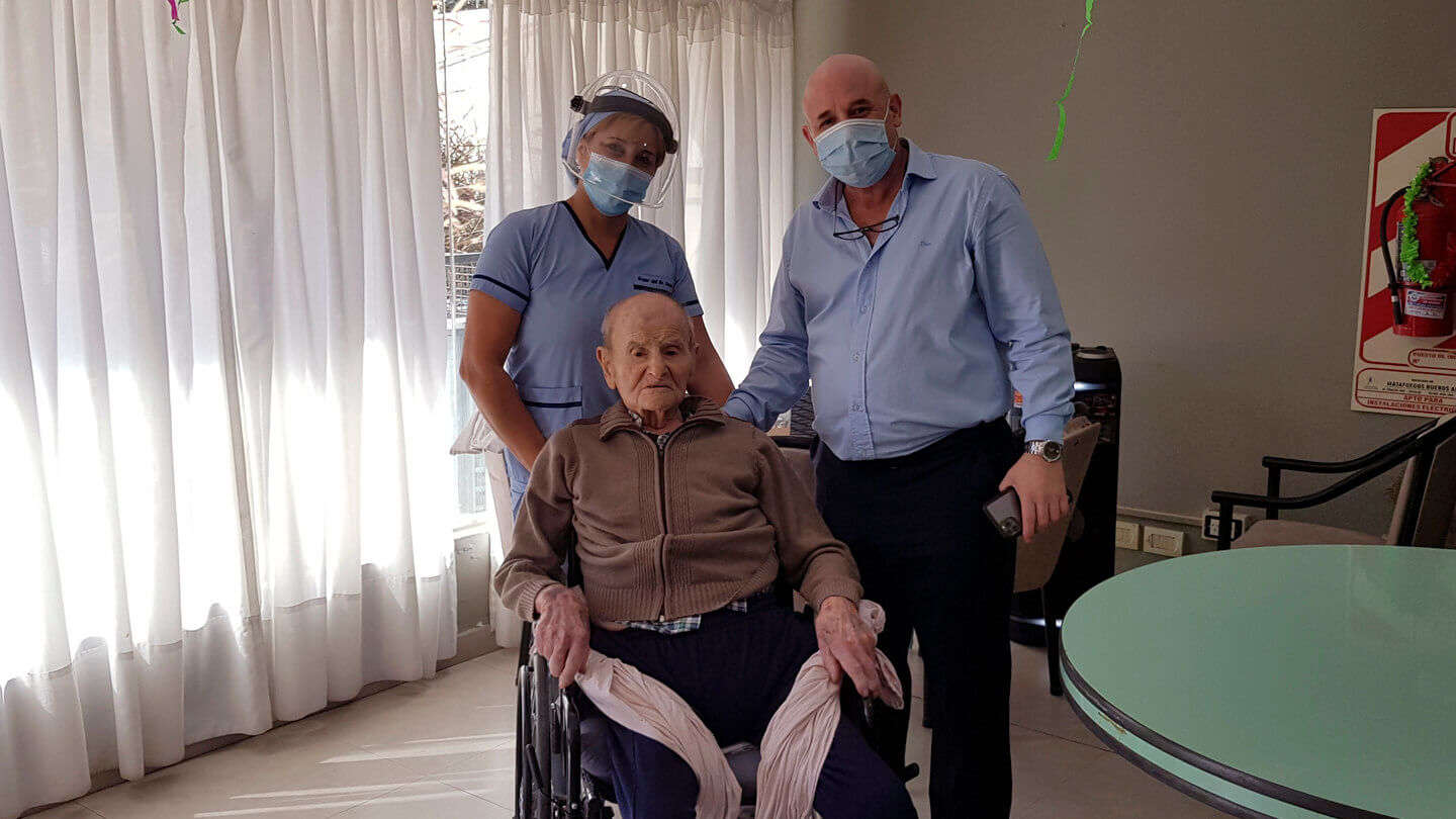 Todo el Geriátrico Hogar del Dr. Ovando vacunado contra el Covid-19
