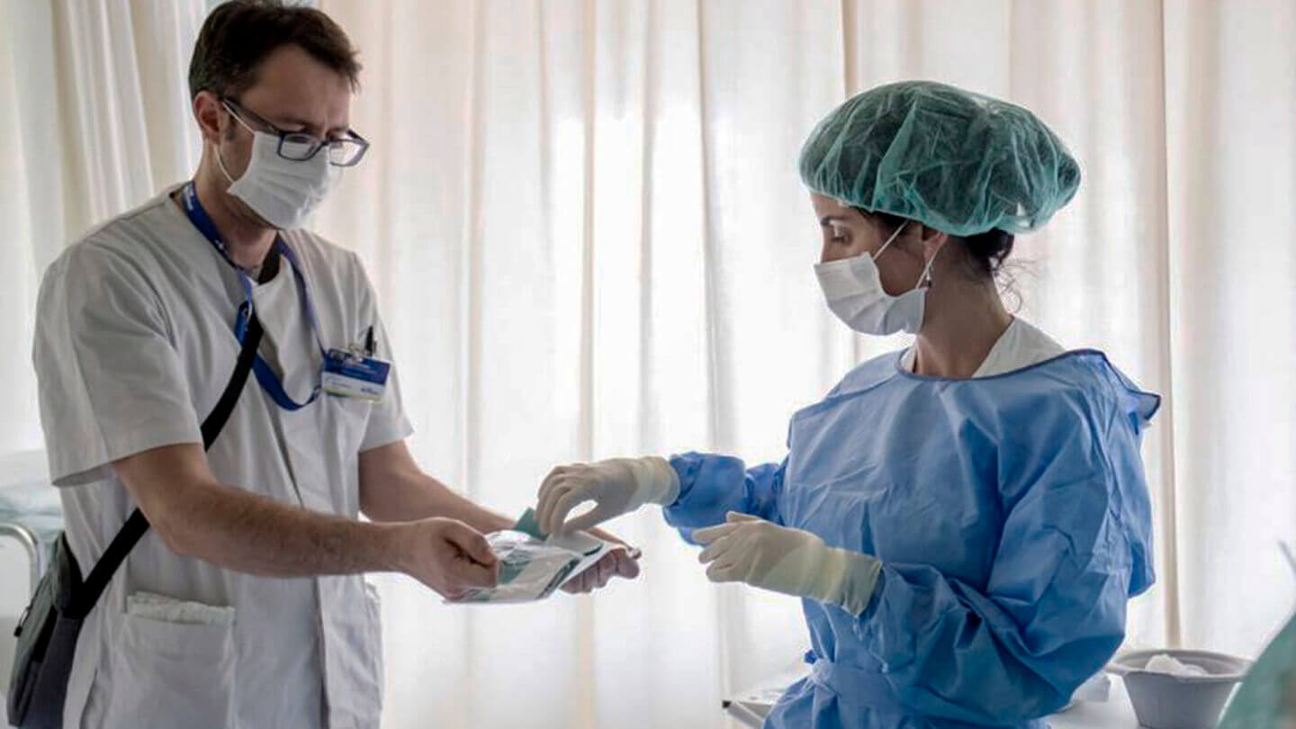 Médicos: Bono de 19.500 pesos en tres pagos como ayuda