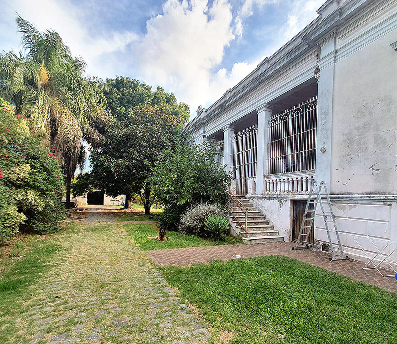 Rematan una casona histórica de Morón llena de secretos para demoler