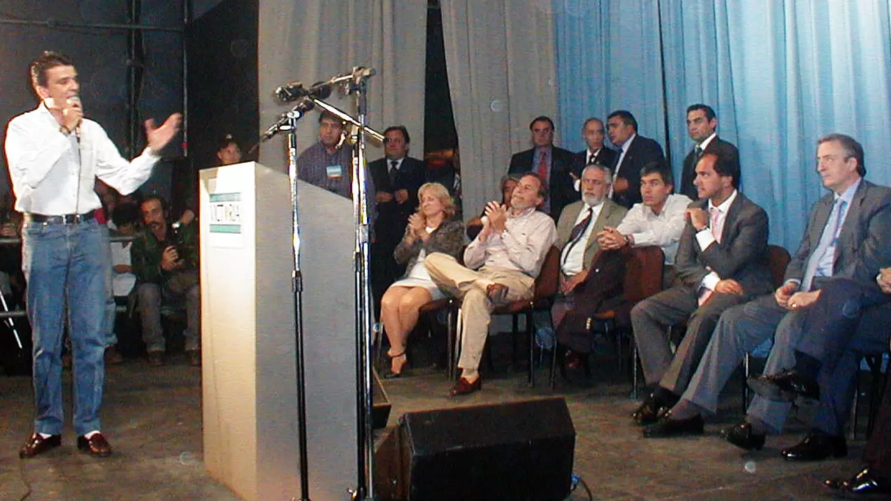 Acto para intendente de Morón, con la presencia de Néstor Kirchner y Daniel Scioli entonces vicepresidente de la Nación