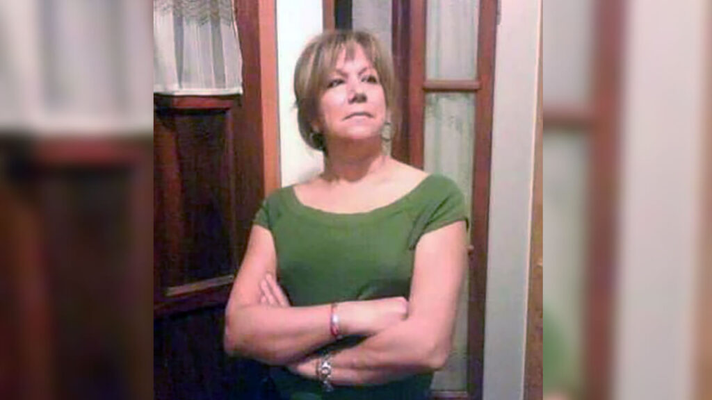 Clan Puccio: Su historia e inicios (Galería) 20 Alicia Betti, la viuda, escribió un libro donde relata todo lo que le tocó sufrir y cómo le contó el crimen a sus pequeñas hijas.