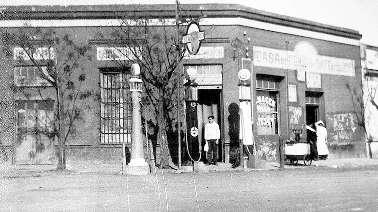 El almacén de ramos generales, 1935.  