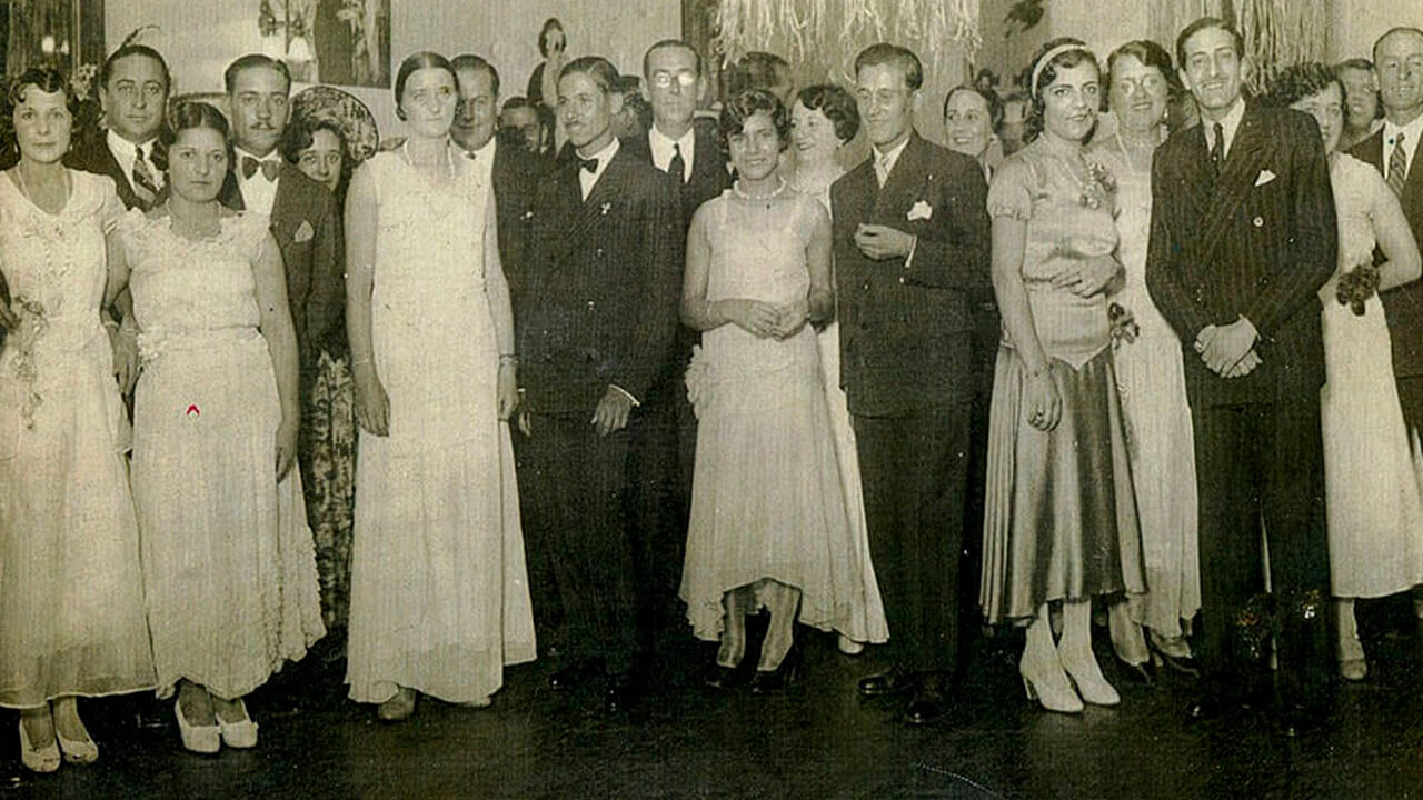Reunión Social en 1941 en las instalaciones del Club de Gimnasia y Esgrima de Ituzaigó