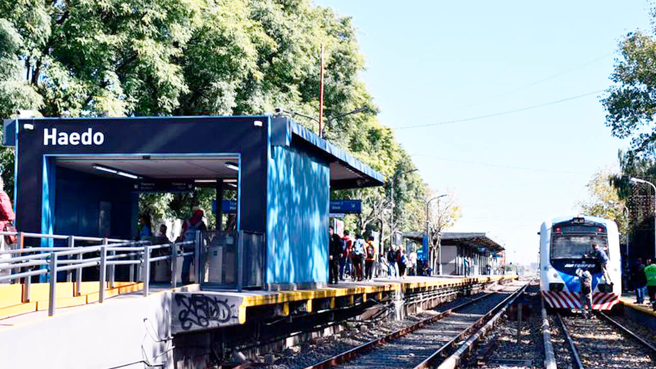 Primer viaje Haedo - Caseros que unirá el Sarmiento con el San Martín Primer viaje Haedo - Caseros que unirá el Sarmiento con el San Martín