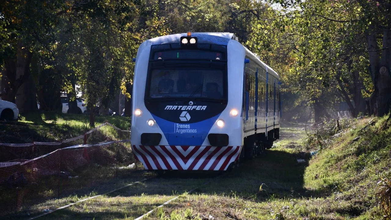 Primer viaje Haedo - Caseros que unirá el Sarmiento con el San Martín