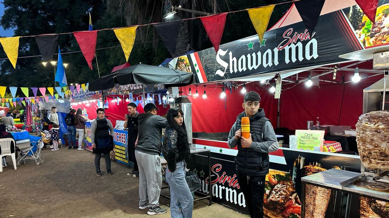 Colectividades, música y comida
