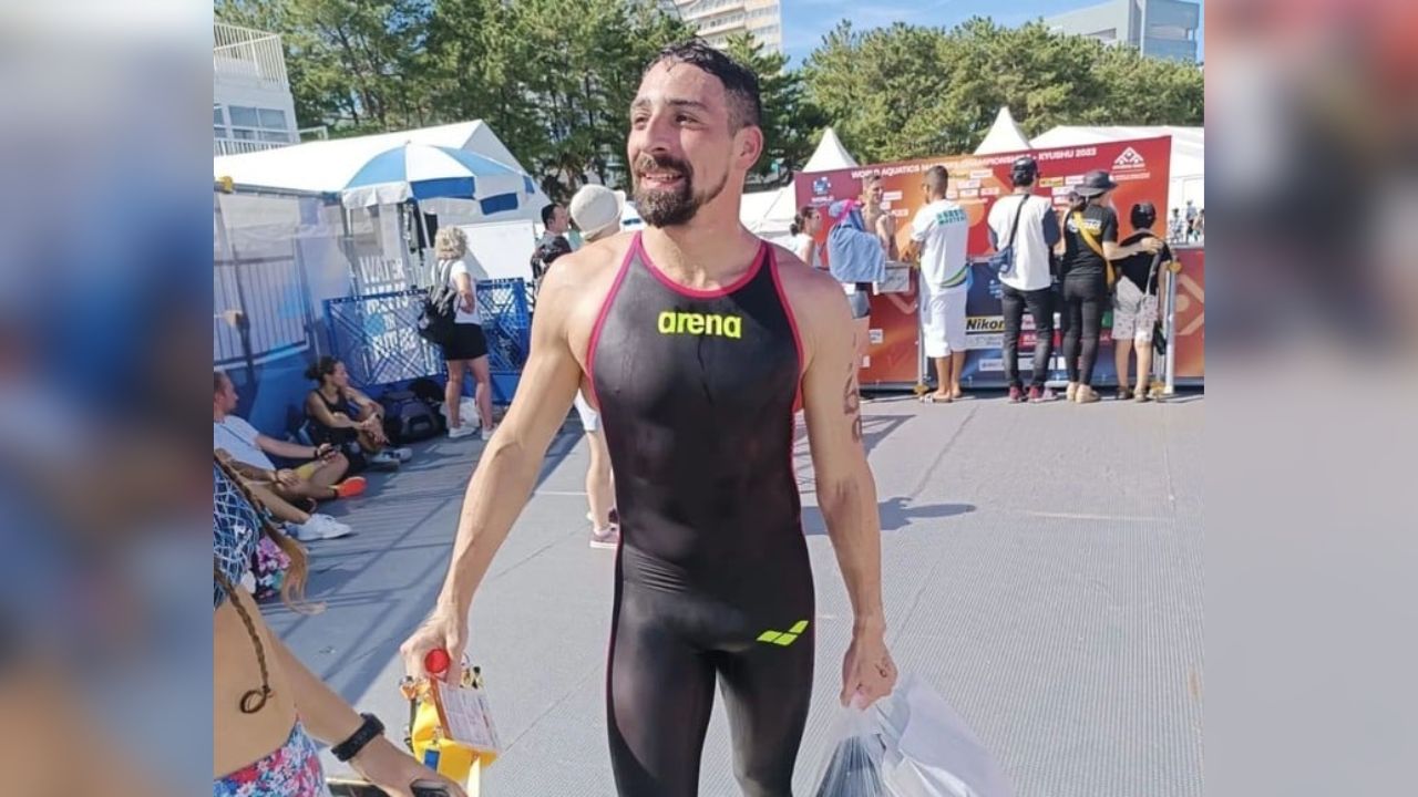 Un nadador de