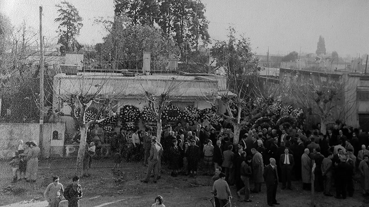Velatorio de don Santos Tesei en su casa de Vergara al 2200, 22 de junio de 1961.
