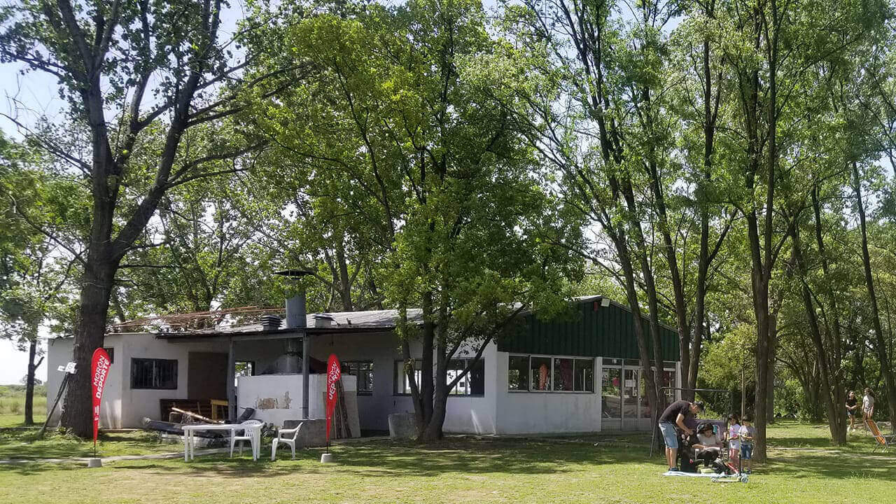 Una construcción de descanso en la Reserva Natural Urbana de El Palomar