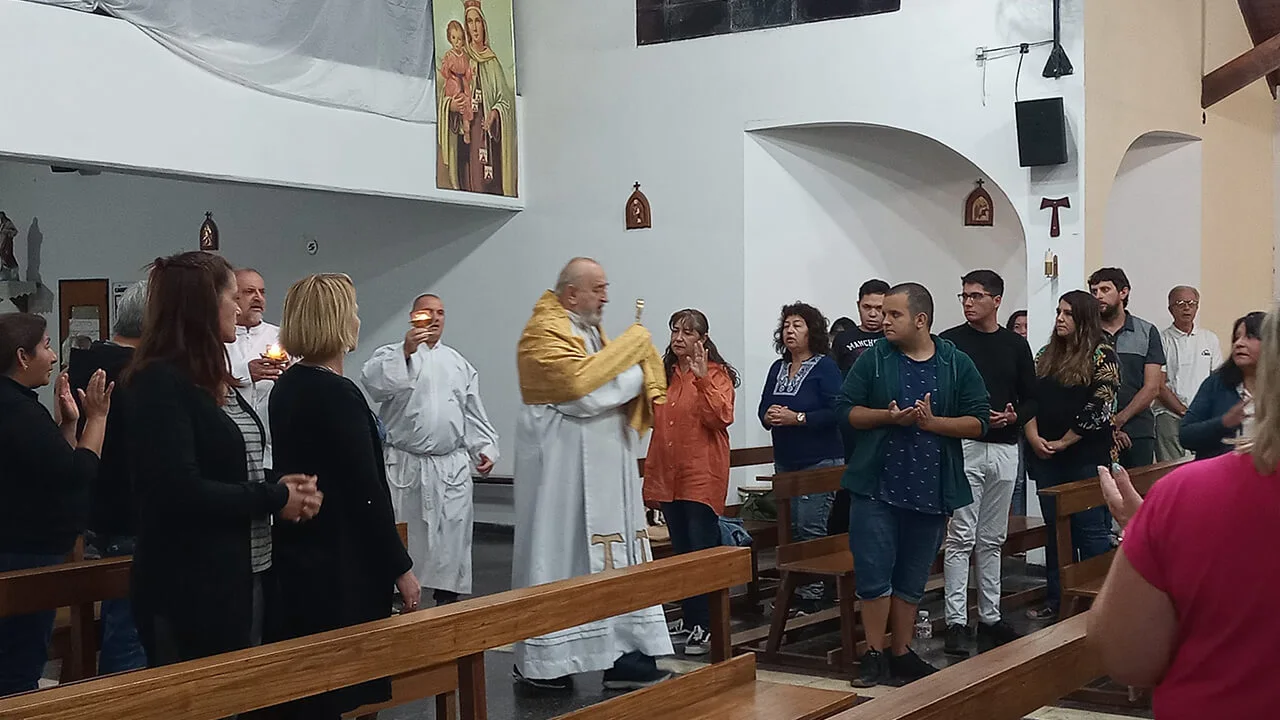 Misa-en-la-Parroquia-Nuestra-Señora-del-Carmen