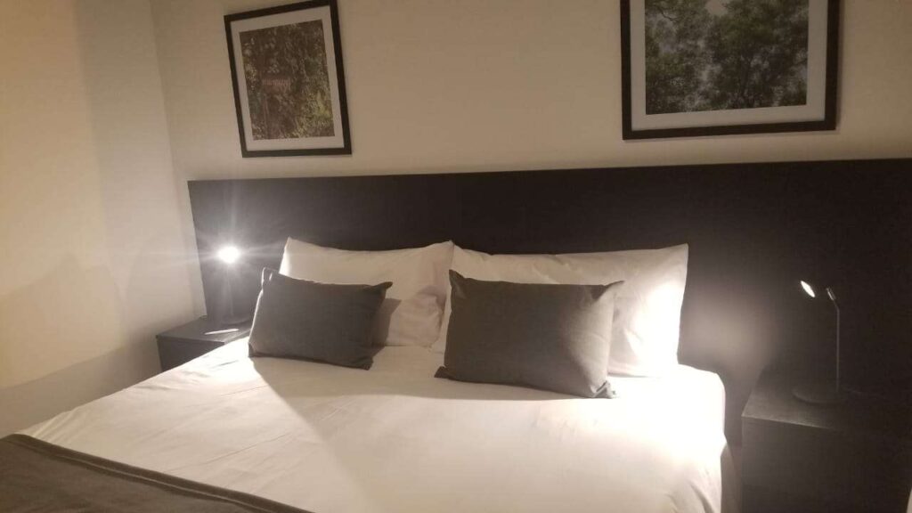 Abrió el Mérit, el primer hotel internacional de Parque Leloir 7 Habitaciones Merit