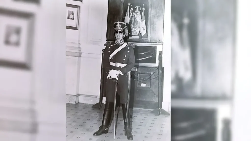 Antonio-Gallo-a-los-19-años-como-Granadero