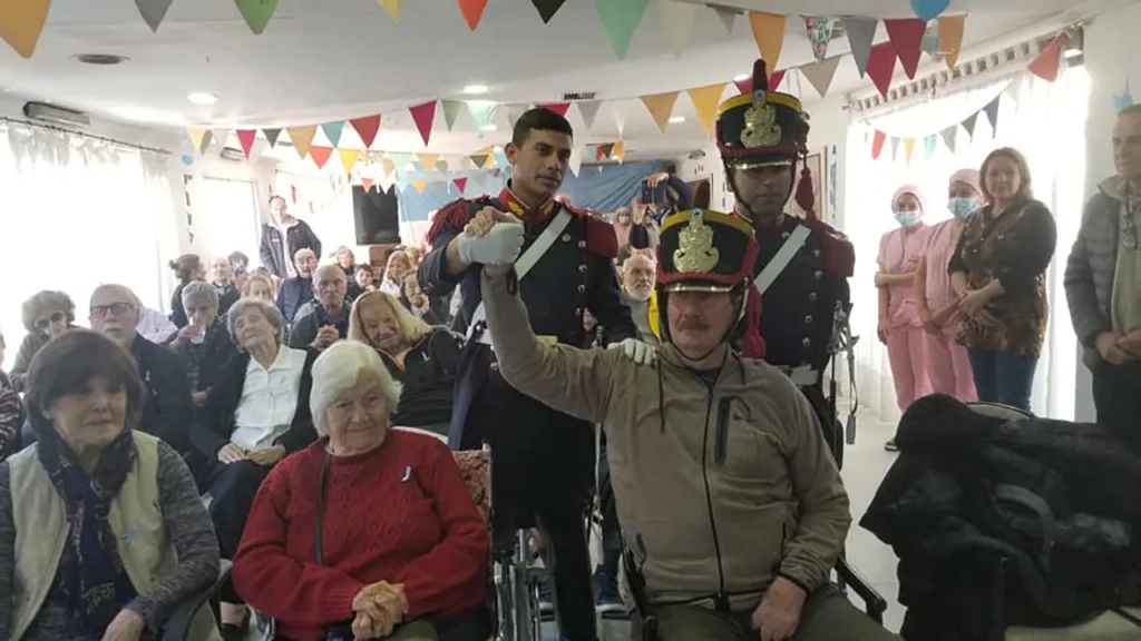 Antonio-Gallo-con-los-Granaderos-presentes