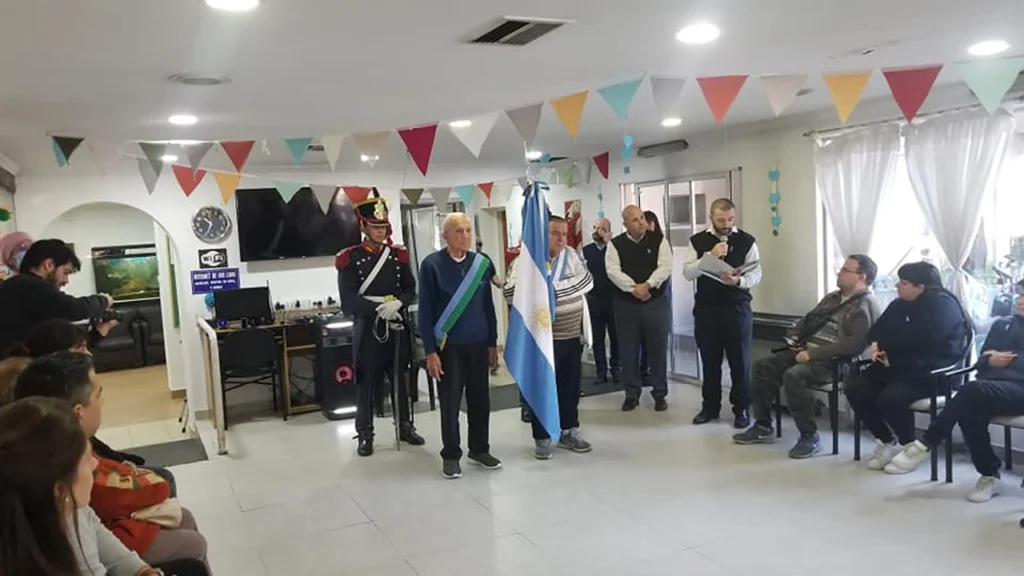 La presentación de la bandera-de-ceremonia