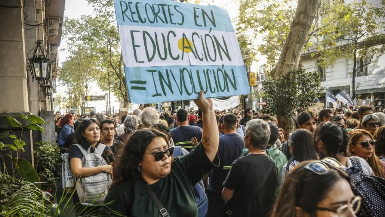 Las universidades salen
