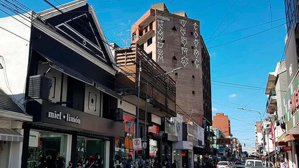 El sillero ataca de nuevo pero en Morón Norte 8 La-primera-pintada-del-sillero