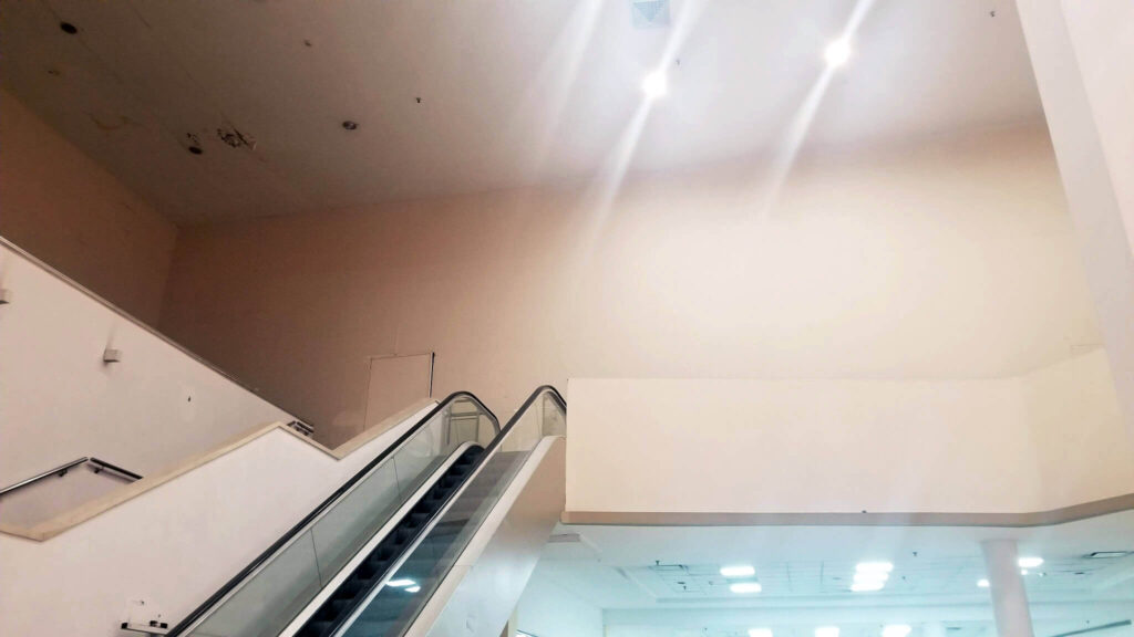 El ingreso al majestuoso Bowlinng que hubo completamente cerrado