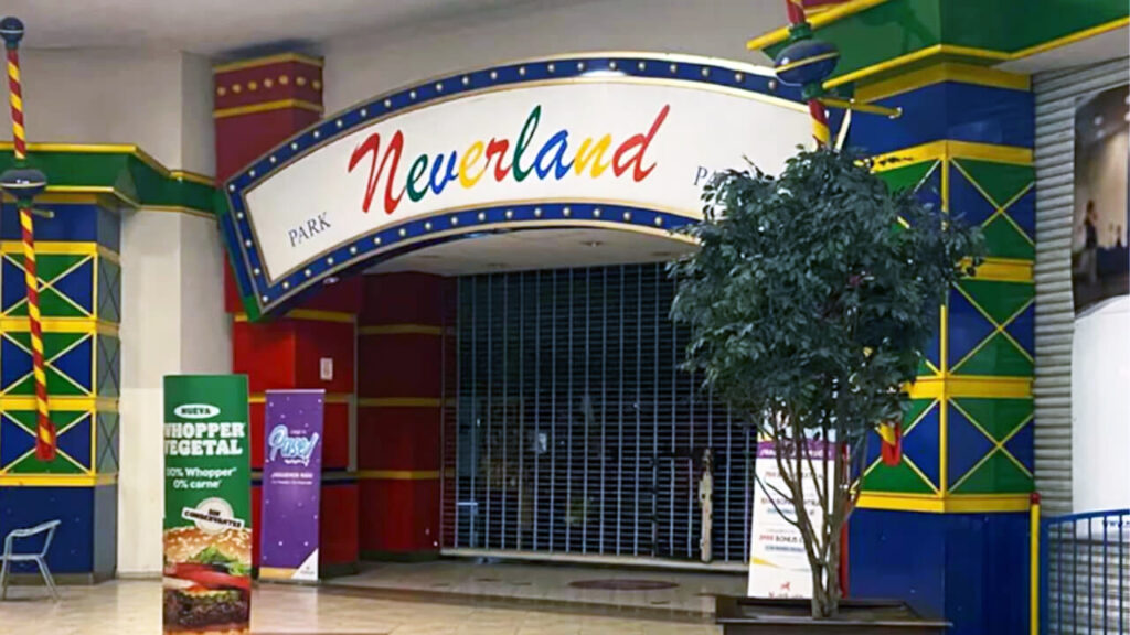 El mega espacio de juegos Neverland hoy desmantelado
