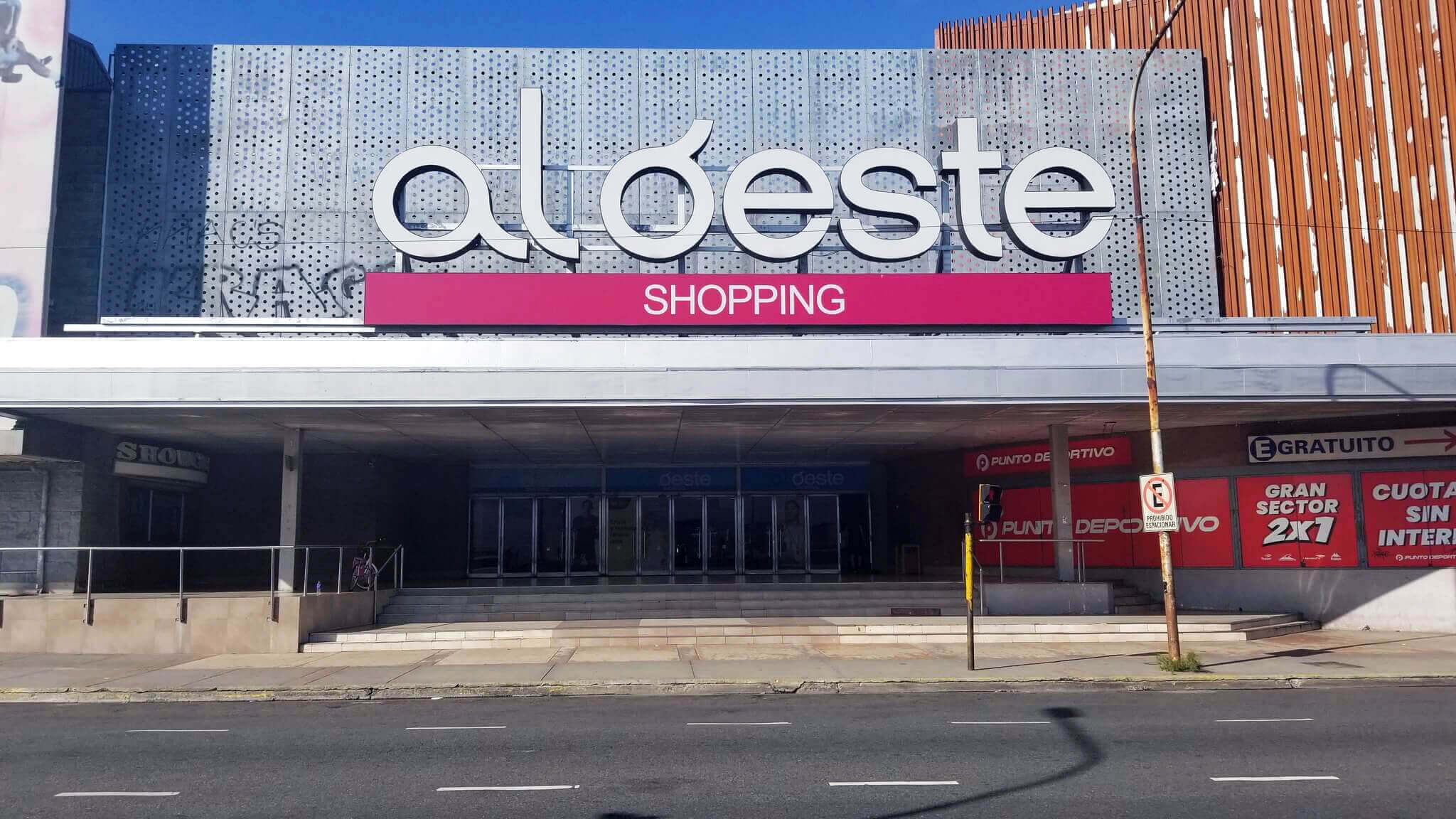 La fachada con una estética horrible