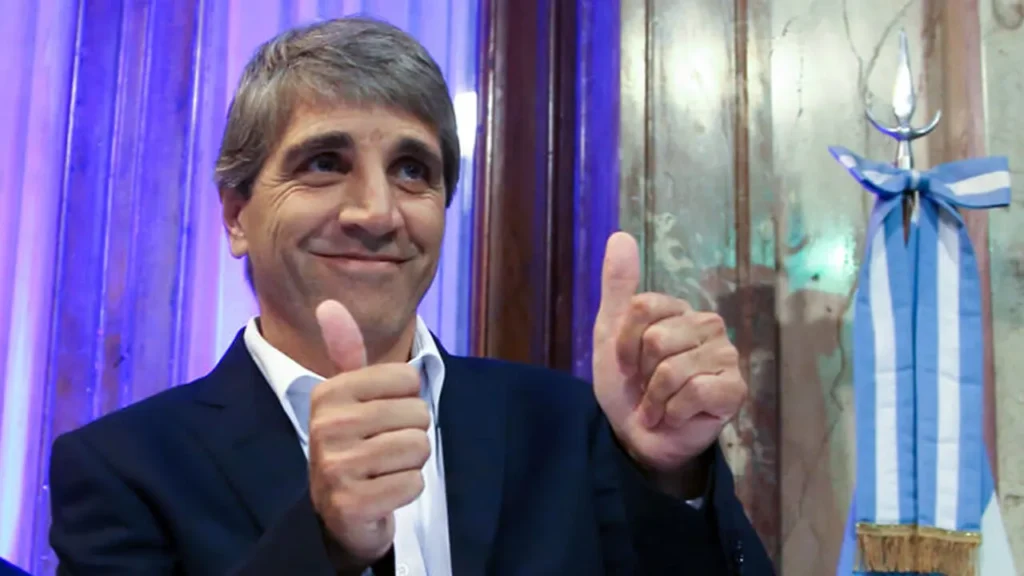 El-Ministro-de-Economía-Toto-Caputa-busca-dólares-y-fortalecer-los-bancos