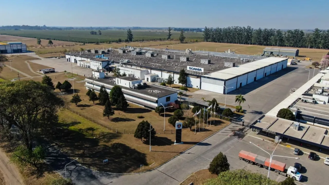 Scania suspendió