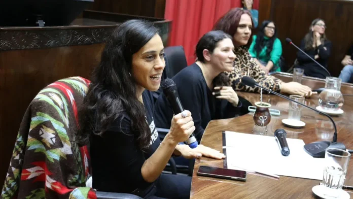 Leticia-Guerrero-junto-a-Mónica-Macha-en-el-Concejo-Deliberante