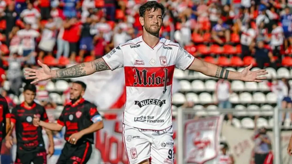 Ivo Costantino hizo el gol frente a Atlanta en el partido de ida que dejó en ventaja a el Gallo