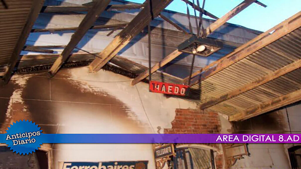 El fuego se comió hasta los techos históricos construidos en 1922