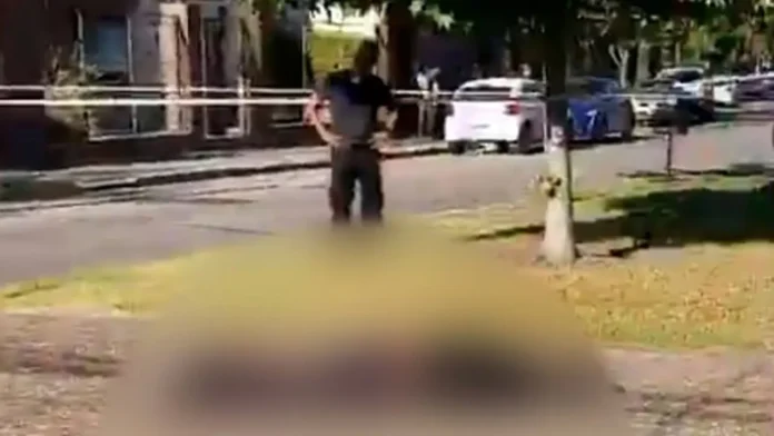 Ahora en Morón un delincuente muerto