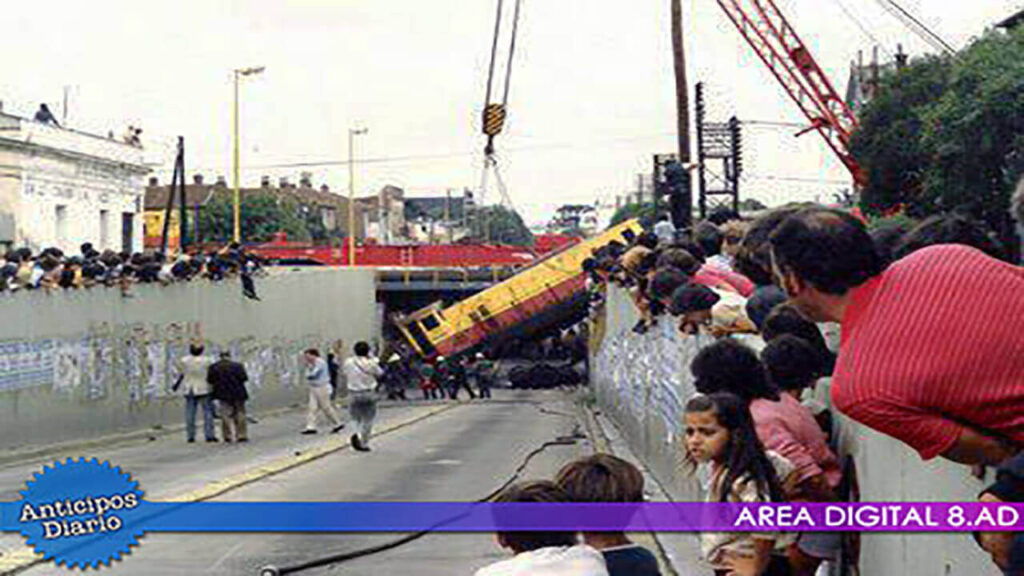 El mismo día que se inauguró el túnel de Haedo y un pluma intentó sacar la locomotora que había caído al vacío