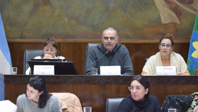 Negocian el PJ Morón por la titularidad del Concejo