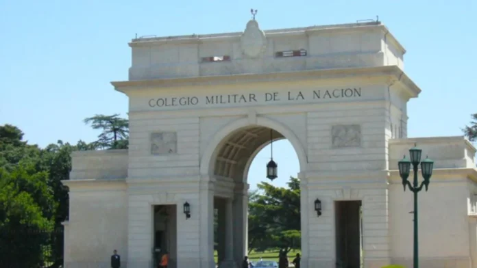 visita guiada en el colegio militar