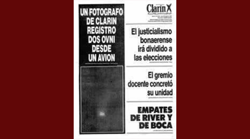Clarín y el autobombo, se propone como el medio que logró obtener la foto cuando al menos dos docenas lo hicieron