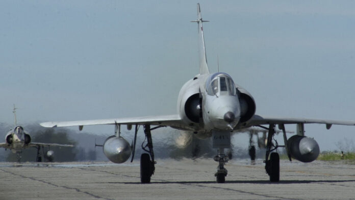 Con 43 años de servicio y 131 mil horas de vuelo, la tarde del domingo 29 de noviembre 2015 se realizó en la VI Brigada Aérea de Tandil y ante 200.000 personas, la ceremonia de despedida