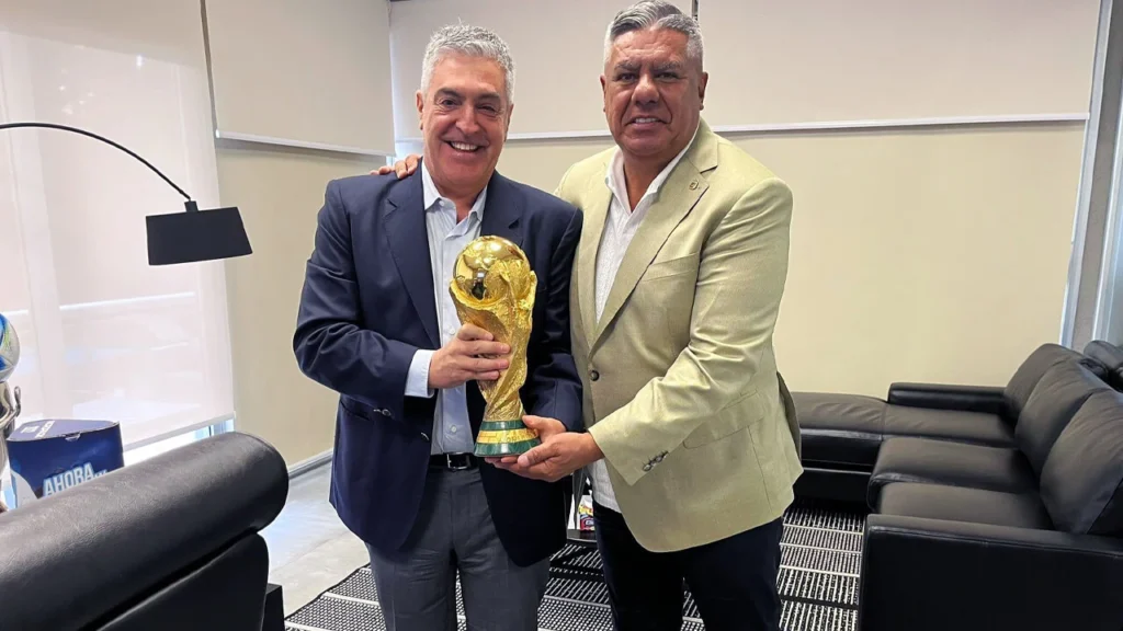 Gregorio Dalbón y el Chiqui Tapia. El abogado salió a defender los clubes de Fútbol,