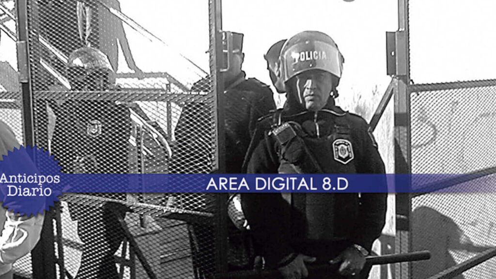 La Infantería llegó después con caras de malos y palos en mano