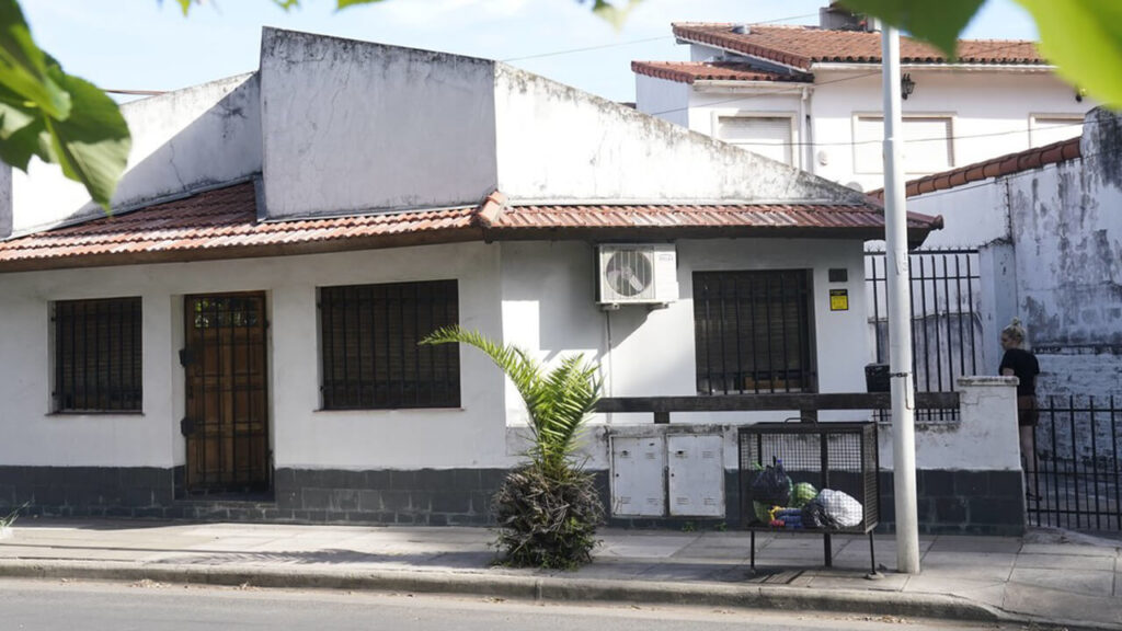 La casa de donde salió Angelina para festejar con sus primos y recibió una bala perdida