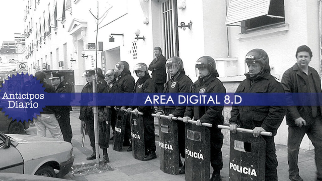 Protesta Sindicato Municipal de Morón 2003 con la Infantería sobre la calle Brown