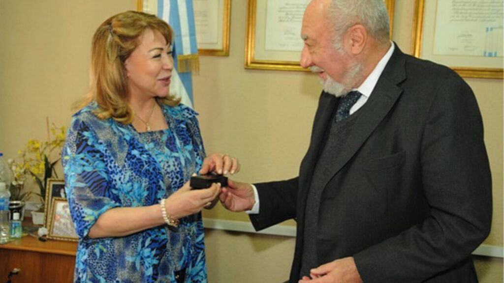 La Dra. Ana María Bezzi quien junto al Dr. Jorge Augusto Saulquin congelaron 27 obras en Ituzaingó