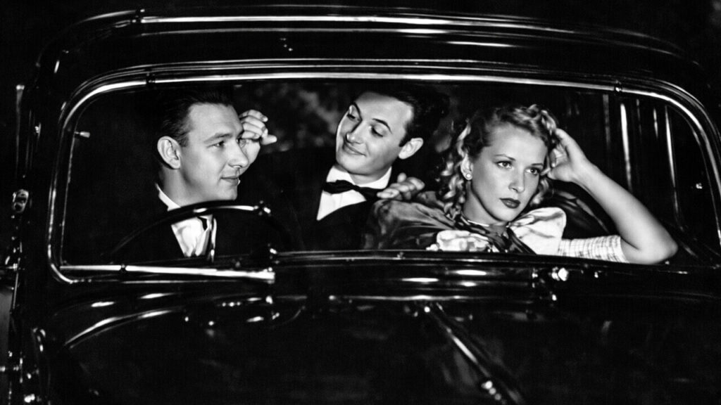 En una de sus películas en la década del 40 cuando filmar sobre un automóvil era una hazaña tecnológica